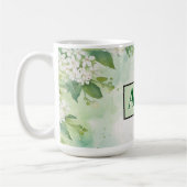 モダンな水彩画風の緑の花 + 名前入り コーヒーマグカップ (左)