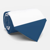 モダンな濃紺の白のストライプパターン ネクタイ (ロール)