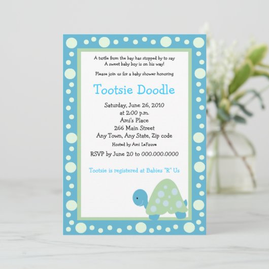 モダンな点のカメ5x7の水か緑のベビーシャワー 招待状 (スタンド正面)