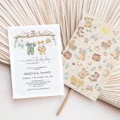 モダンな男の子のベビーシャワーのためのおしゃれなベビー服の招待状 招待状