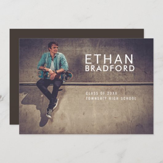 モダンな男性のスタイリッシュな写真 卒業パーティー 招待状 (正面/裏面)