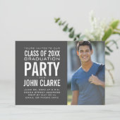 モダンな男性の卒業生|の灰色の卒業パーティー 招待状 (スタンド正面)