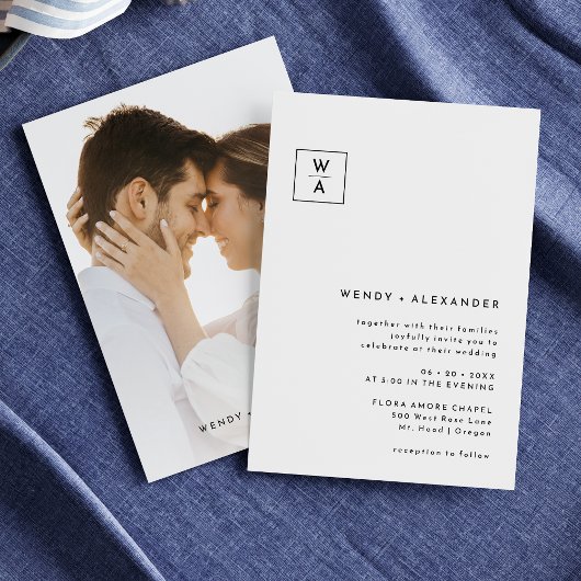 モダンな白いモノグラムの紋章の写真の結婚式 招待状