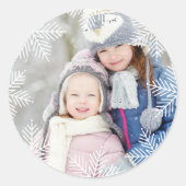 モダンな白い雪の結晶のフレーム ホリデー フォト ラウンドシール (正面)