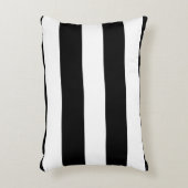 モダンな白黒のストライプパターン アクセントクッション (正面(垂直))