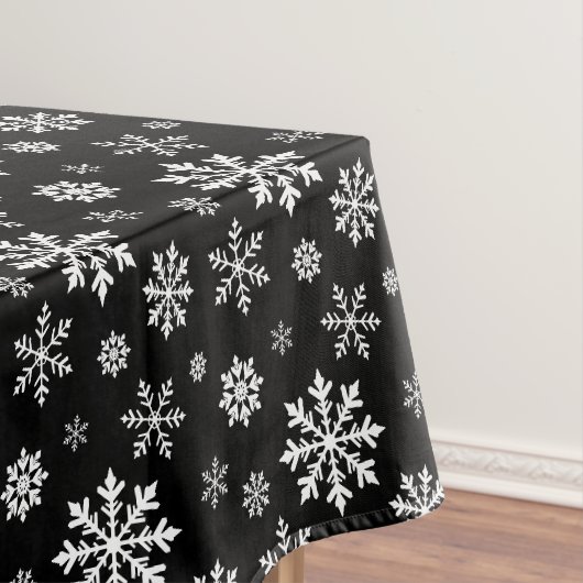 モダンな白黒の冬の雪の結晶パターン テーブルクロス (インサイチュ)