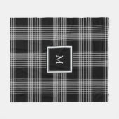 モダンな白黒タータンチェック家族のモノグラム フリースブランケット (正面(横))