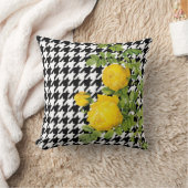 モダンな白黒千鳥格子のな黄色バラ クッション (ブランケット)