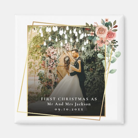 モダンな私たちの初めてのクリスマス Mr & Mrs フラワーリング マグネット (正面)