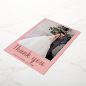 モダンな結婚式のお礼カード 2枚の写真 ゴールドの箔押し 箔招待状 (回転した状態)