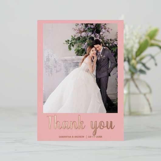 モダンな結婚式のお礼カード 2枚の写真 ゴールドの箔押し 箔招待状 (立ち正面)