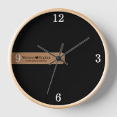 モダンな結婚式のカスタマイズされた新郎新婦の名前 ブラック 壁時計 (正面)