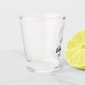 モダンな結婚式のモノグラムのエレガントな花婿の付添人 ショットグラス (左)