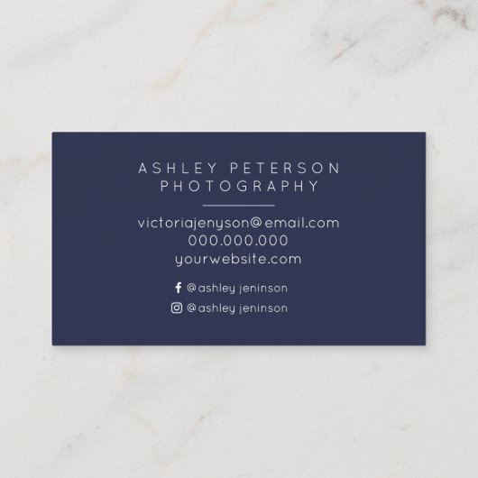 モダンな結婚式の写真撮影のミニマルなタイポグラフィ 名刺 (裏面)