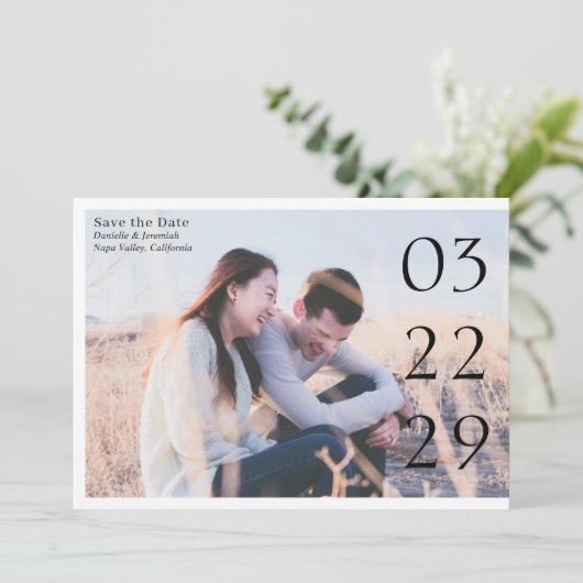 モダンな結婚式の日時告知 セーブザデート (スタンド正面)