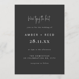 モダンな結婚式の誓い 黒いマットなスクリプト 招待状