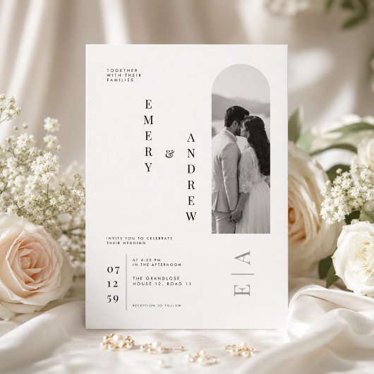 モダンな縦書きタイポグラフィーの結婚式テンプレート 招待状