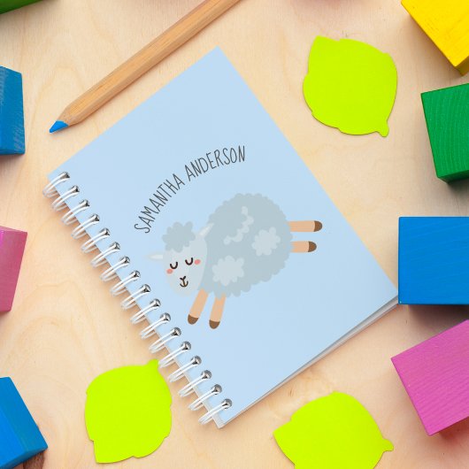 モダンな美しさ パステルブルーの羊と子供の名前 ノートブック