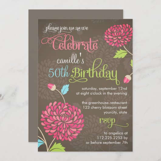 モダンな花のブラウン及びピンクのファンシーな誕生会 招待状 (正面/裏面)