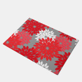 モダンな花の着物のプリント、珊瑚の赤いおよび灰色 ドアマット (アングル)