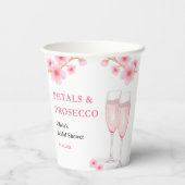 モダンな花びらとプロセッコ ピンクの花のウェディングシャワー 紙コップ (裏面)