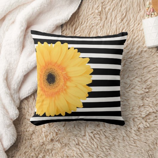 モダンな花柄、B&Wはwの黄色いデイジーを縞で飾ります クッション (ブランケット)