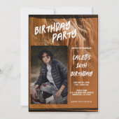 モダンな誕生日をお祝いするブラウンマッドの写真 招待状 (正面)