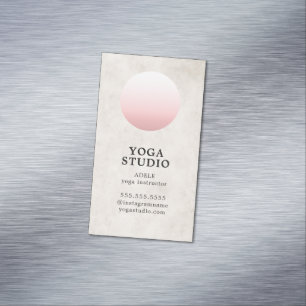モダンな質のベージュパステル調の円のヨガのインストラクター マグネット名刺