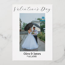 モダンな赤いハートのバレンタインデーカード