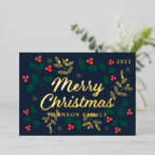 モダンな赤いホリーバッジの葉のクリスマスカード 箔シーズンカード (立ち正面)