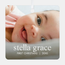 モダンな赤ちゃんの初めてのクリスマスの写真