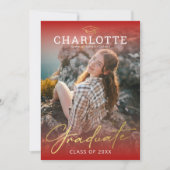 モダンな赤とゴールドの写真 卒業おめでとう 招待状 (正面)