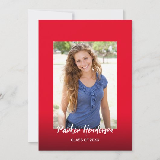 モダンな赤と白の2枚の写真を使った卒業おめでとうカード 招待状 (正面)