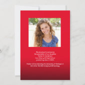 モダンな赤と白の2枚の写真を使った卒業おめでとうカード 招待状 (裏面)