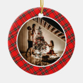 モダンな赤格子のクリスマス家族写真 セラミックオーナメント (正面)