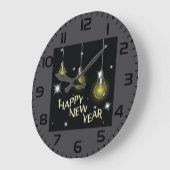 モダンな輝く電球 謹賀新年 ラージ壁時計 (傾斜)