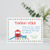 モダンな運動場の子供の誕生日はノート感謝していしています サンキューカード (スタンド正面)