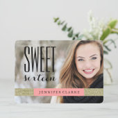 モダンな金ゴールドのグリッター%PIPE%の珊瑚のSWEET SIXTEENのパーティー 招待状 (スタンド正面)