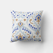 モダンな金ゴールドの青くガーリーなイカットの種族パターン クッション (裏面)