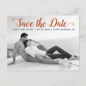 モダンな錆びたスクリプトの結婚式 Save the Date の写真 ポストカード (正面)