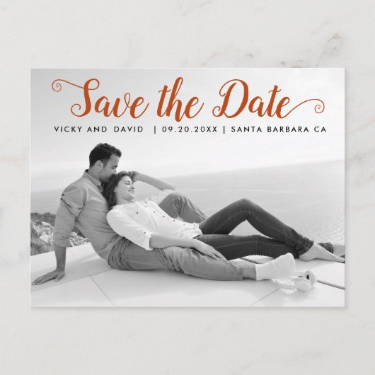モダンな錆びたスクリプトの結婚式 Save the Date の写真 ポストカード (正面)