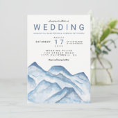 モダンな青い水彩画の山々を背景にしたウェディング 招待状 (スタンド正面)