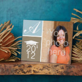 モダンな青色のブロックモノグラム卒業帽 フォトプラーク (側面)