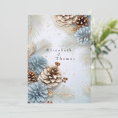 モダンな青茶色の白い冬の結婚式の松ぼっくり 招待状 (スタンド正面)