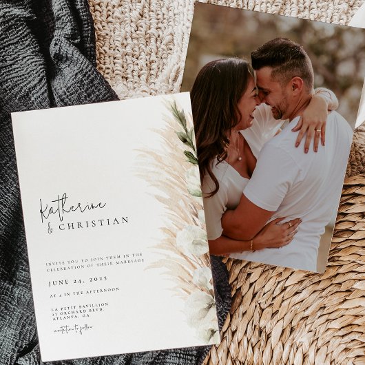 モダンな風貌のシンプルなデザインの写真結婚式招待状 招待状