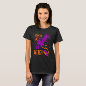モダンな魔女の飛行 ヴァキュームが合えば箒はなし Tシャツ (正面フル)