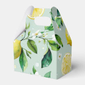 モダンな黄色のレモンと花のスクリプトを使用したおしゃれな結婚前お祝い会 フェイバーボックス (正面サイド)