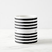 モダンな黒と白のストライプ模様 名前入り コーヒーM コーヒーマグカップ (中央)