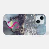 モダンな黒と白の大理石モノグラム iPhone 15ケース (裏面横)