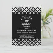 モダンな黒と白の幾何学模様のサプライズ60歳の誕生日ディナー 招待状 (スタンド正面)
